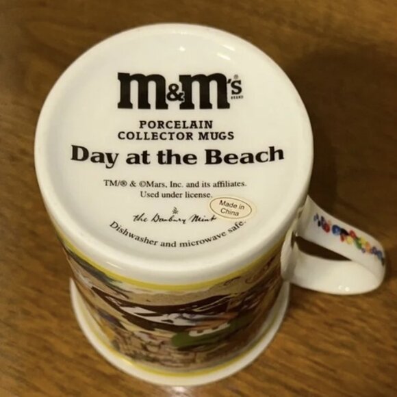 4 Danbury M&M's Collectors Mugs - Picture 12 of 16